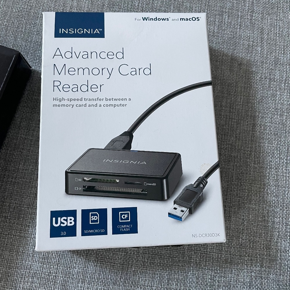 Memory card reader